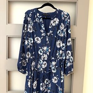 White House Black Market Blue & White Floral dress size 16 WHBM
